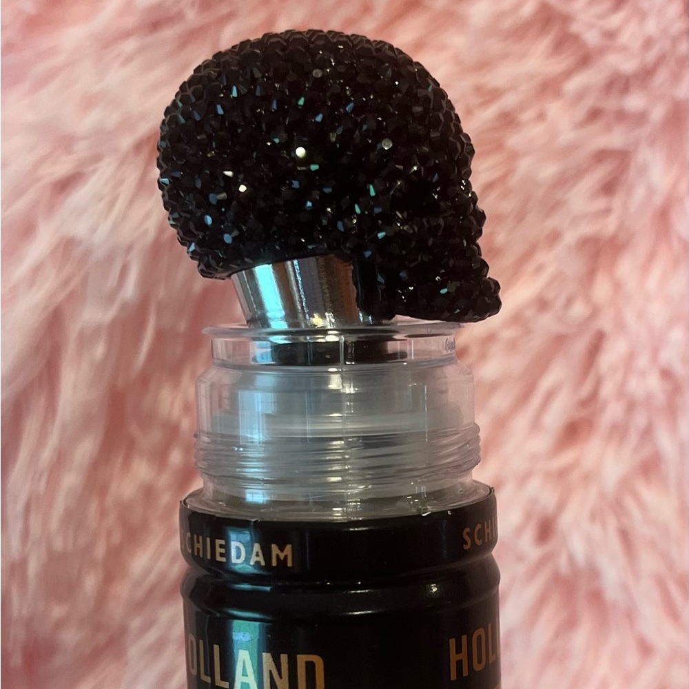 Rhinestone Black Skull wine Bottle Stopper
